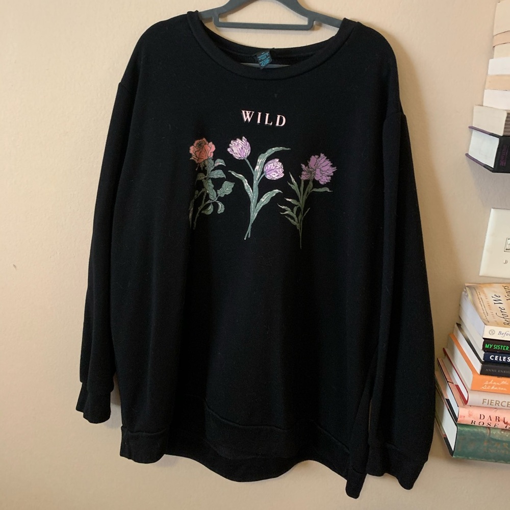 Black Sweatshirt with WildFlower Design